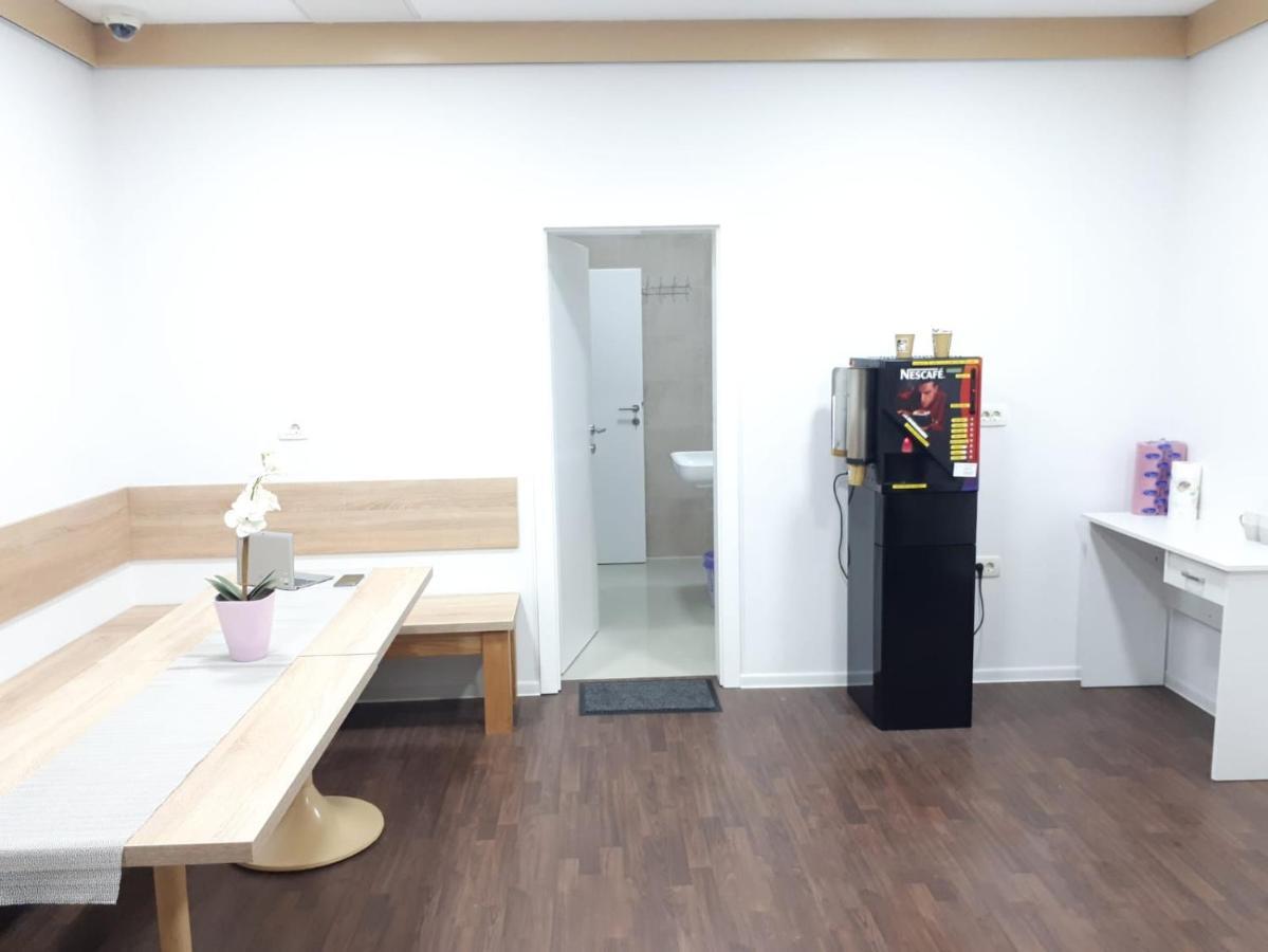 Hostel Railway Ljubljana Ngoại thất bức ảnh