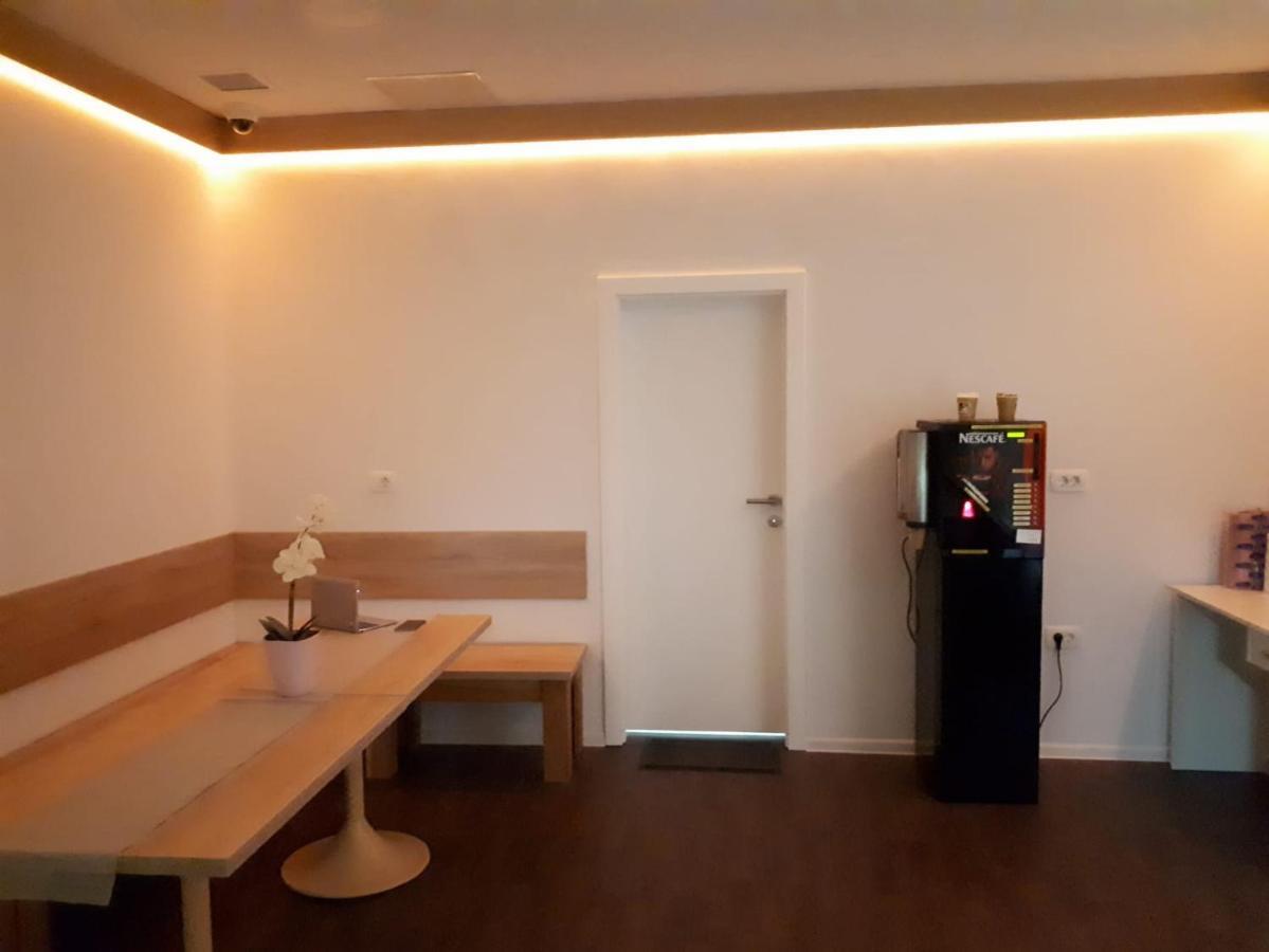 Hostel Railway Ljubljana Ngoại thất bức ảnh