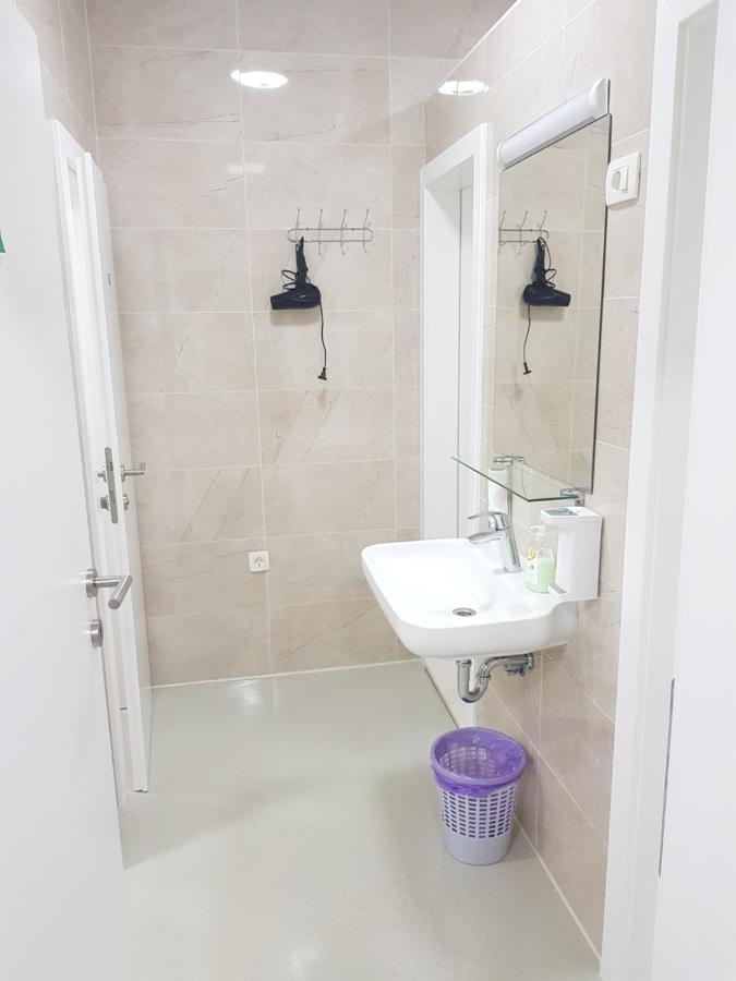 Hostel Railway Ljubljana Ngoại thất bức ảnh